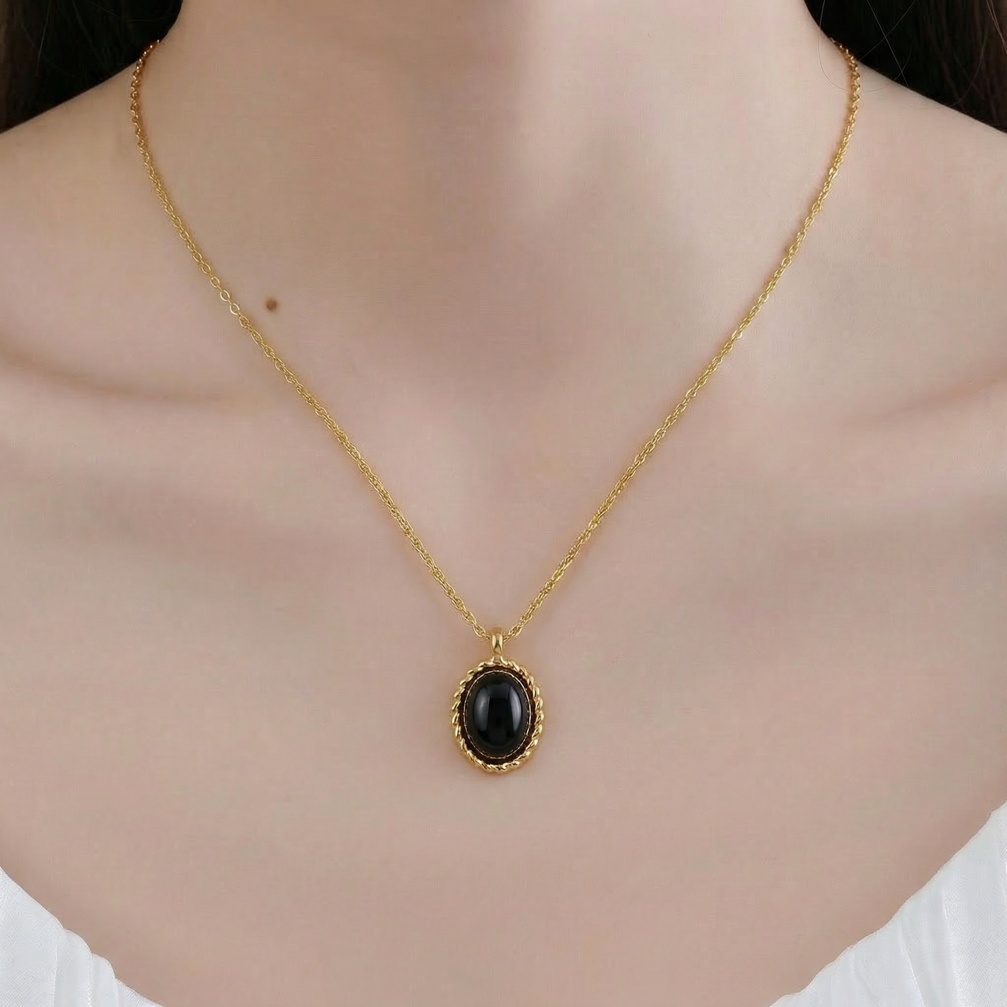 Black Onyx Necklace in 18K Gold Plated Copper