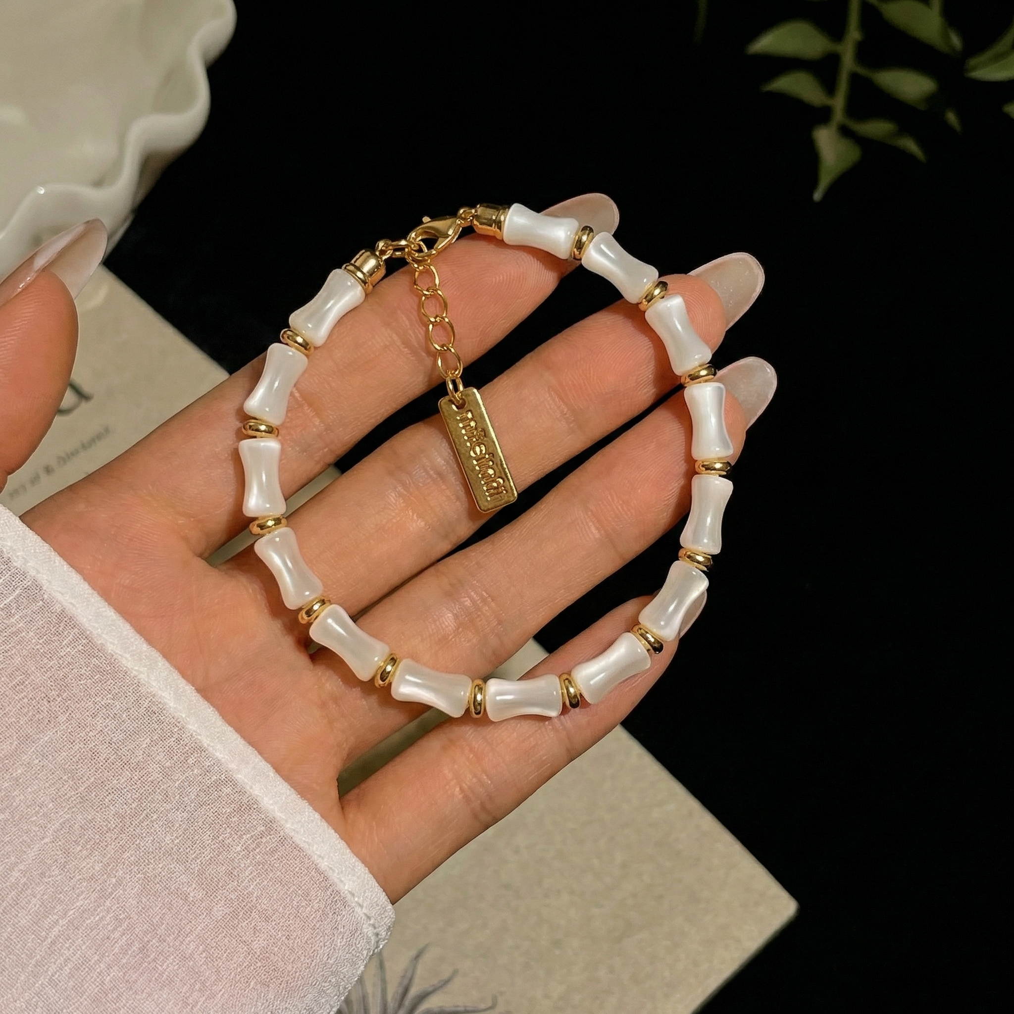 White Mother of Pearl Bracelet in 18K Gold Plated Copper