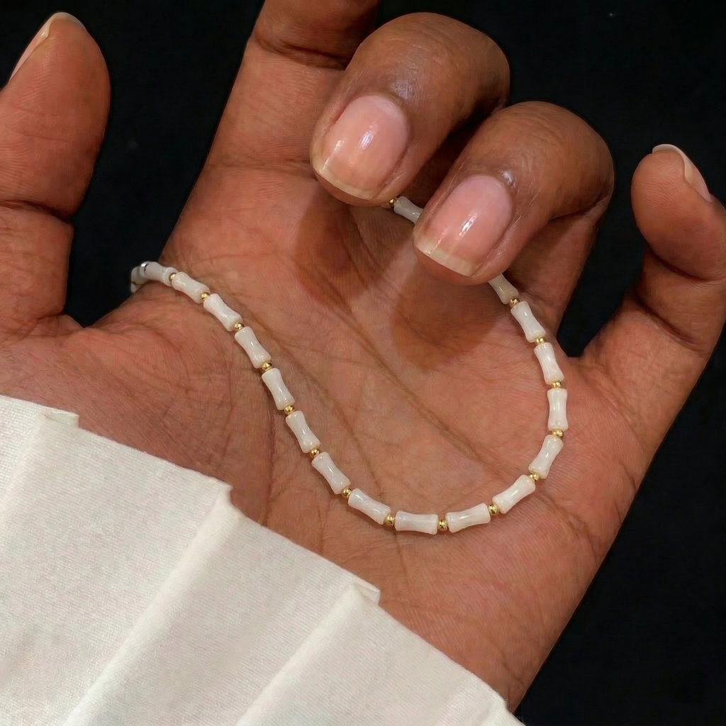 White Mother of Pearl Necklace in 18K Gold Plated Copper