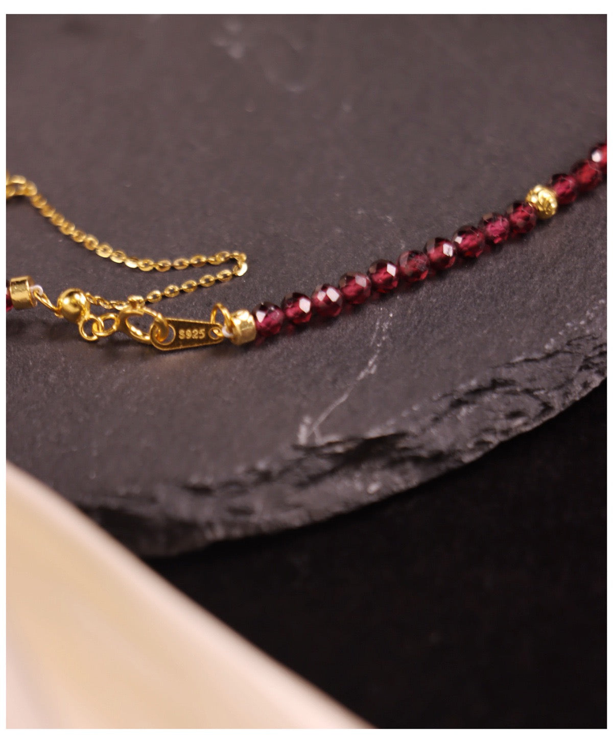 Red Garnet项链 Bracelet in 18K gold-plated silver