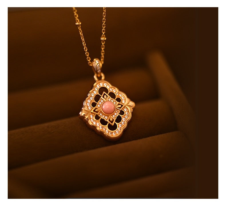 Pink Mother-of-Pearl Jewelry Set in 18K gold-plated silver